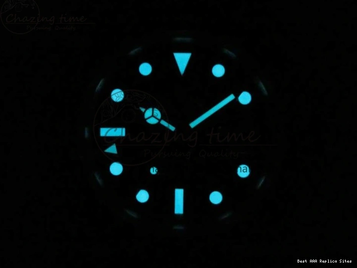 Best AAA Replica Sites GMT-Master Bezel Ceramic Black BPF Bracelet on Green Jubilee 126710 3347 SS Dial A II UrbanChic Black BLRO SS 1225